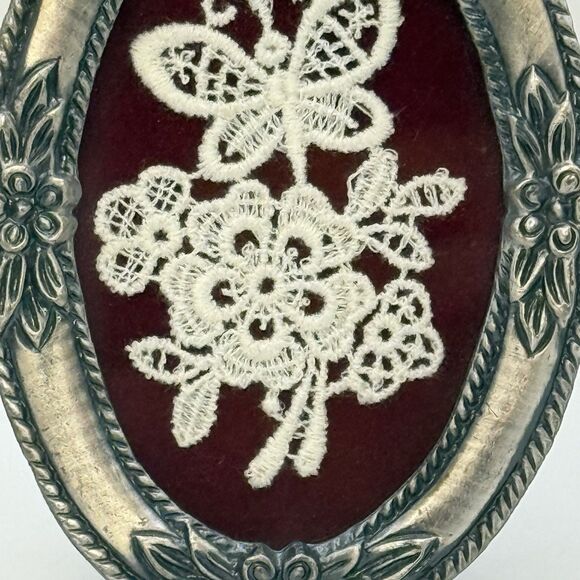 Mini Framed Knit Crochet Flowers Picture Frame Photo Silver White Flowers - Picture 5 of 7